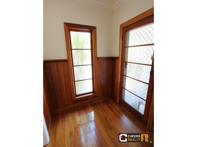 19 Woodstock Road, Toowong QLD 4066