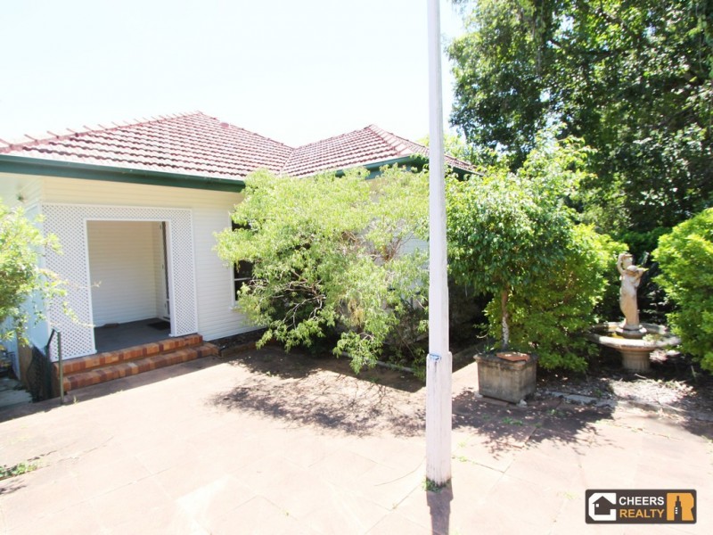 19 Woodstock Road, Toowong QLD 4066