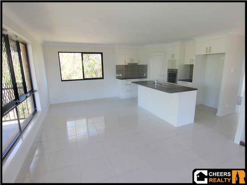4 Bessie Ct, Boyne Island QLD 4680