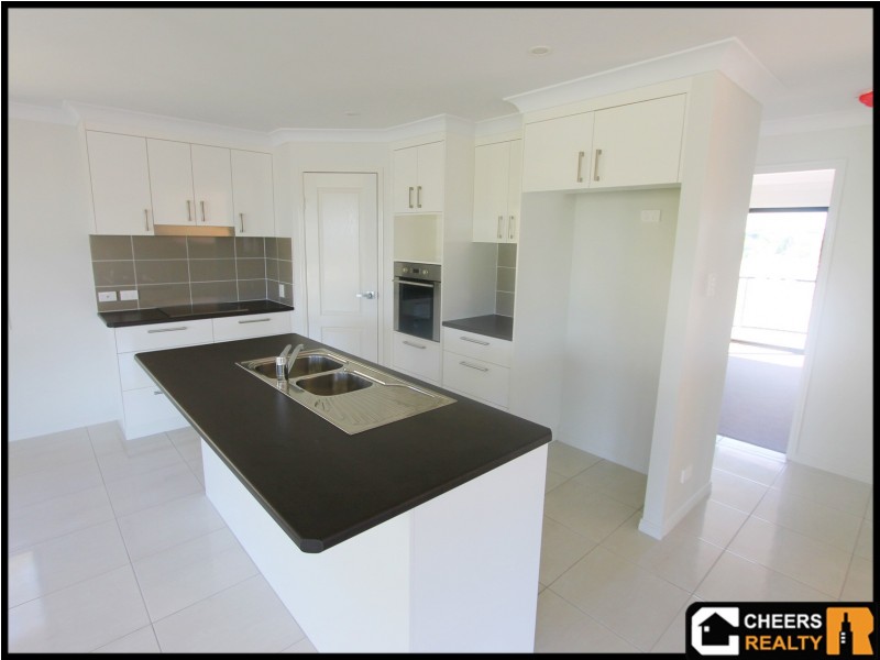 4 Bessie Ct, Boyne Island QLD 4680
