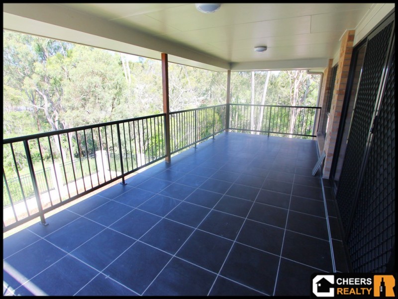 4 Bessie Ct, Boyne Island QLD 4680