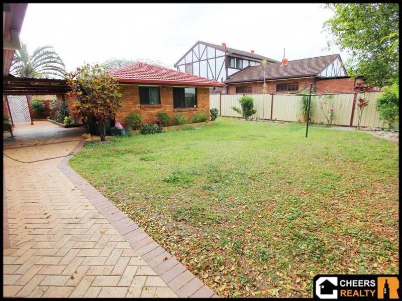 12 Whitehall Street, Macgregor QLD 4109