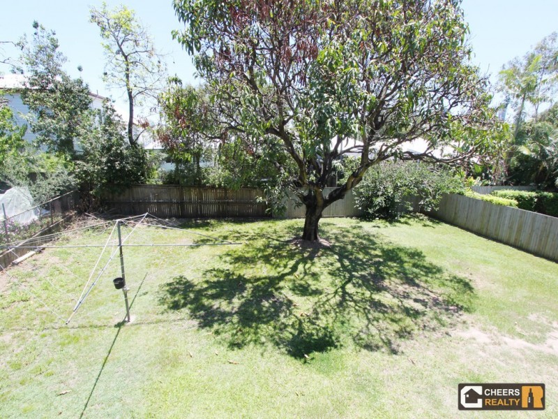 16 Heidelberg Street, East Brisbane QLD 4169