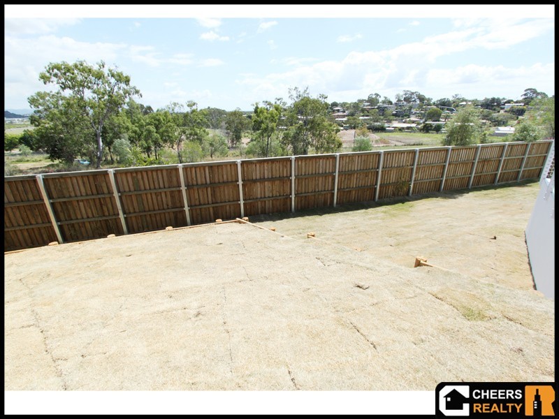 17 Stewart Street, West Gladstone QLD 4680