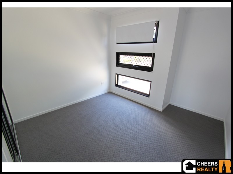 17 Stewart Street, West Gladstone QLD 4680