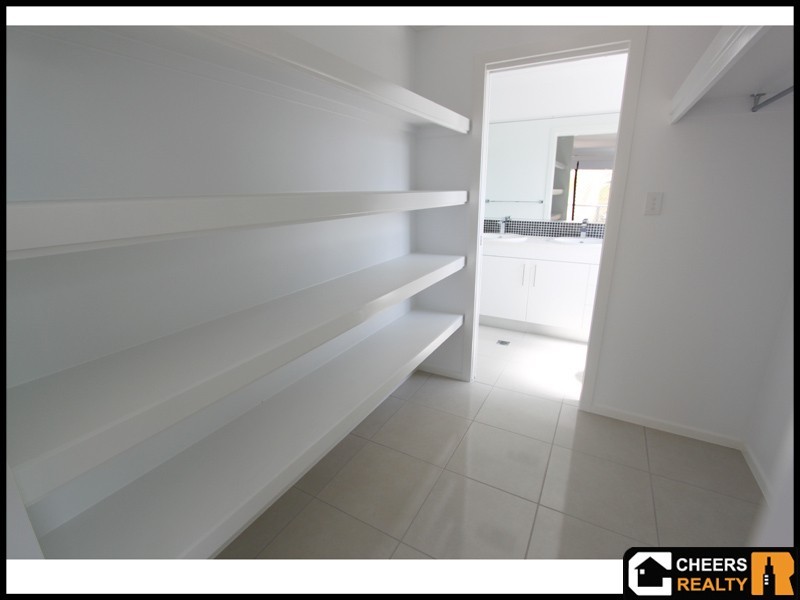 17 Stewart Street, West Gladstone QLD 4680