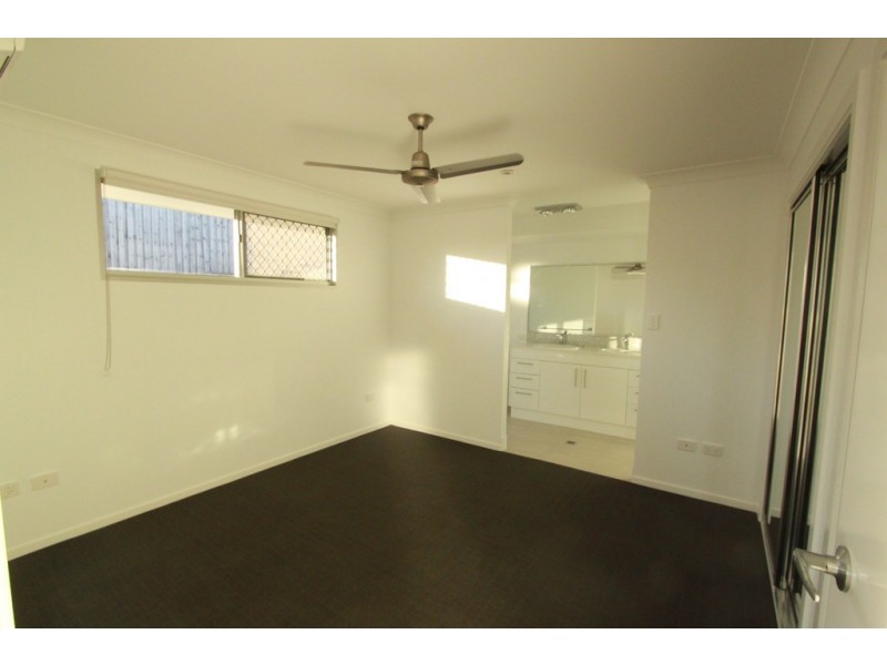 31 Boonderee Place, New Auckland QLD 4680