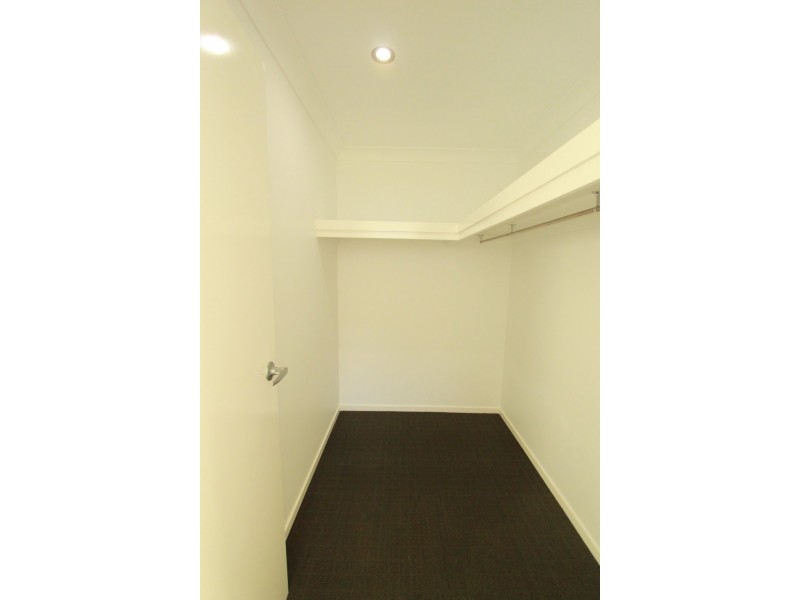 31 Boonderee Place, New Auckland QLD 4680