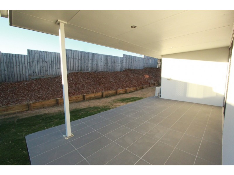 31 Boonderee Place, New Auckland QLD 4680