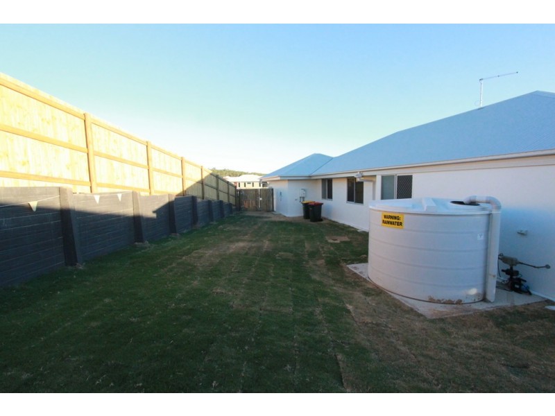 31 Boonderee Place, New Auckland QLD 4680