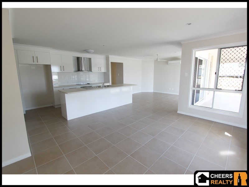 10 Namadgi Terrace, New Auckland QLD 4680