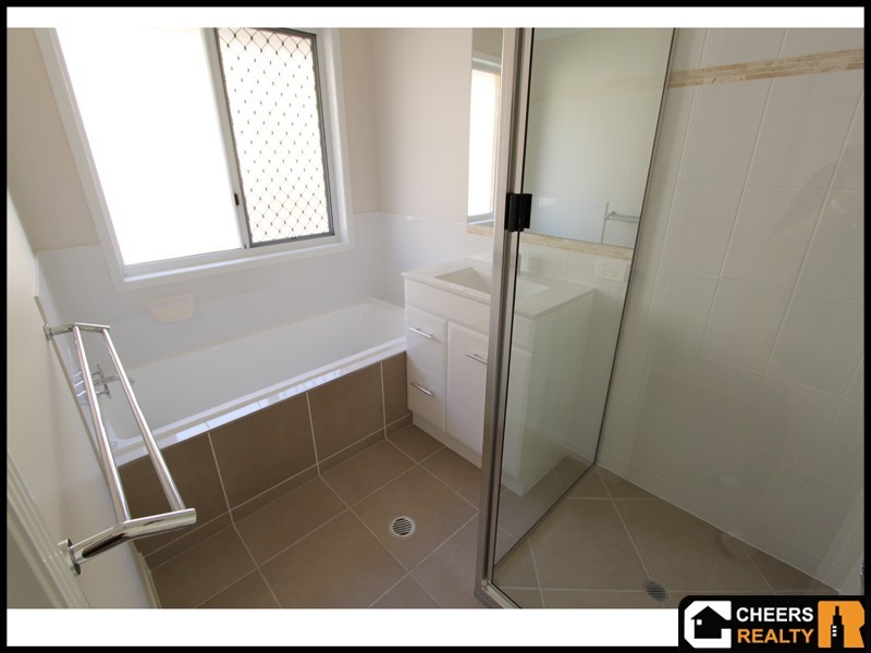 10 Namadgi Terrace, New Auckland QLD 4680