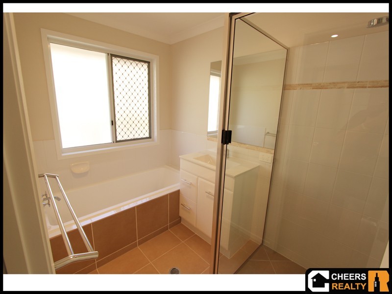 10 Namadgi Terrace, New Auckland QLD 4680