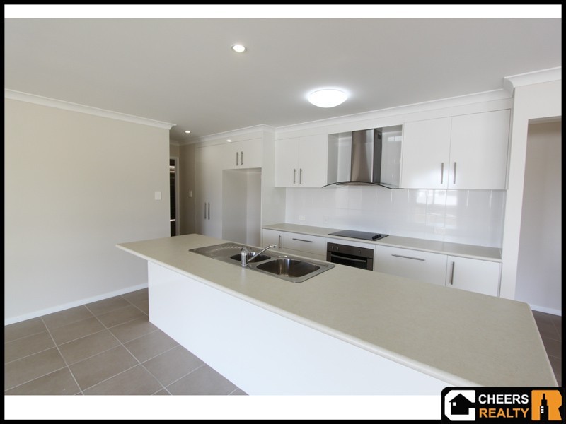 10 Namadgi Terrace, New Auckland QLD 4680