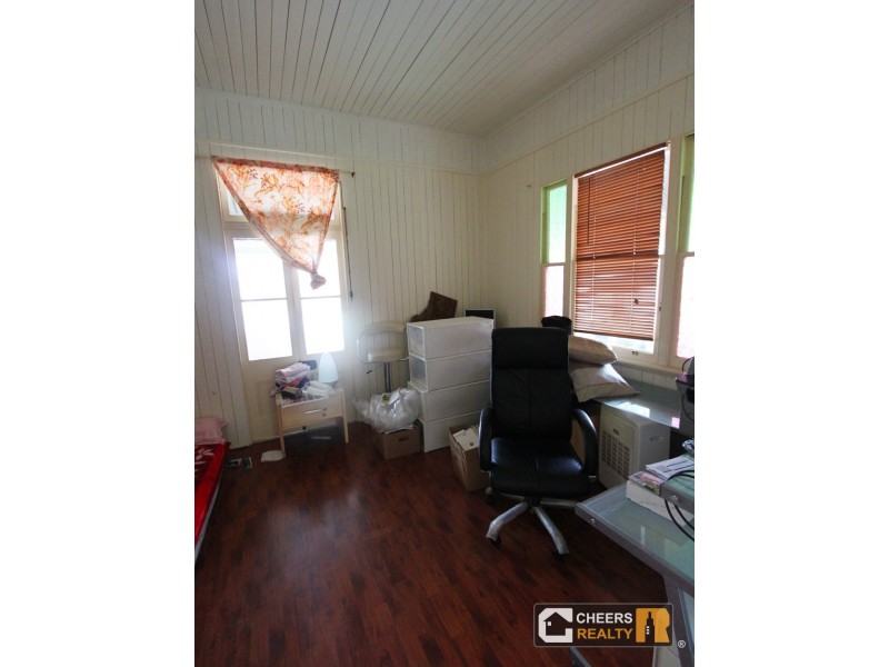 16 Station Road, Riverview QLD 4303