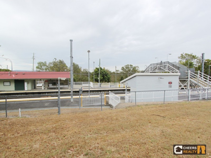 16 Station Road, Riverview QLD 4303