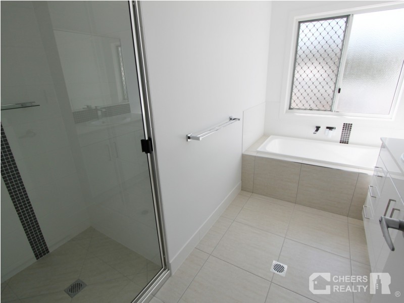 3/2 Harmony Drive, Clinton QLD 4680