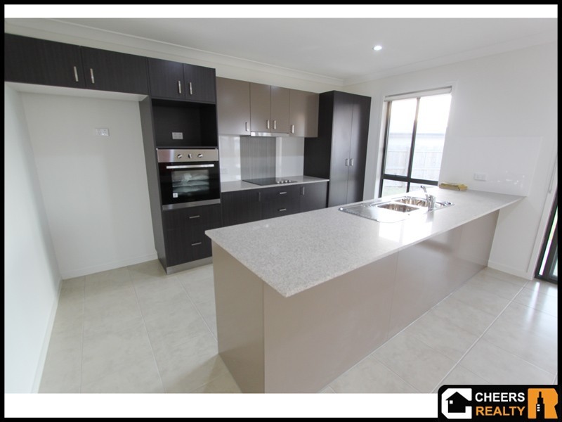 4 Deveney Drive, Kirkwood QLD 4680