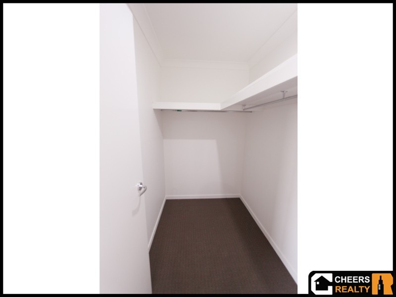 4 Deveney Drive, Kirkwood QLD 4680