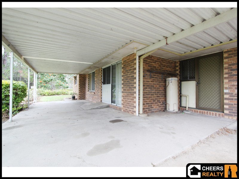 33 Clarke Road, Park Ridge QLD 4125