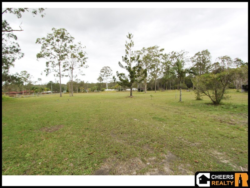 33 Clarke Road, Park Ridge QLD 4125
