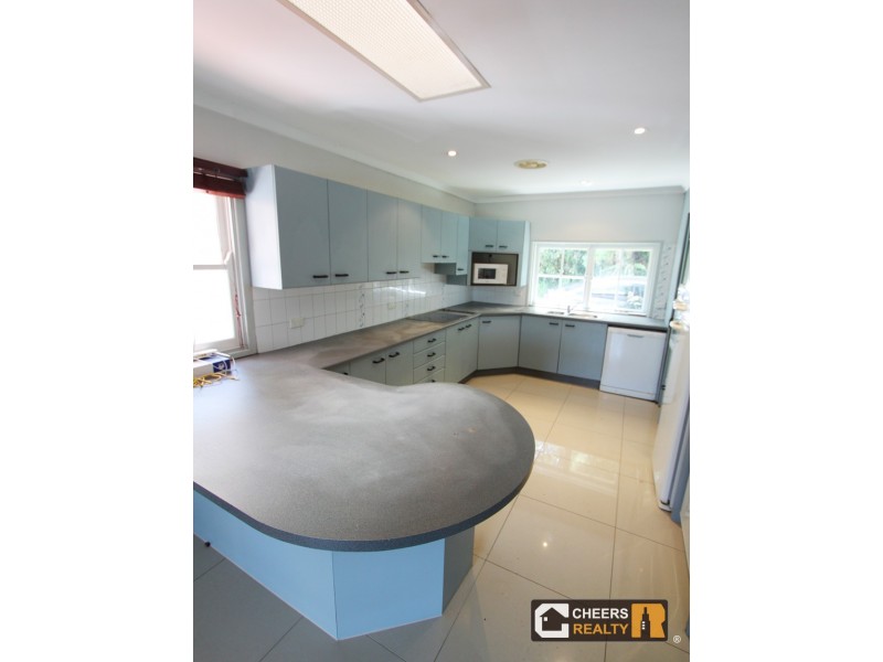 60 Cedarleigh Road, Kenmore QLD 4069