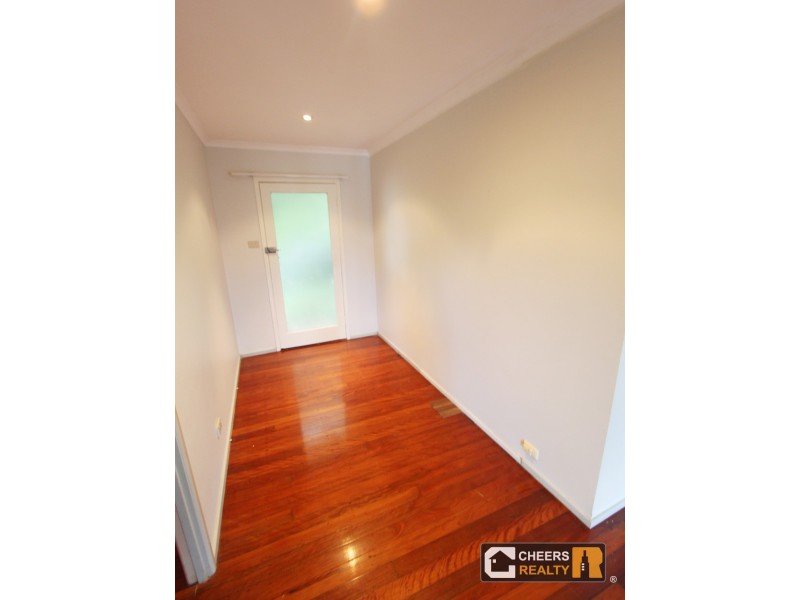 60 Cedarleigh Road, Kenmore QLD 4069