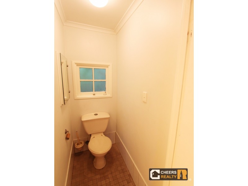 60 Cedarleigh Road, Kenmore QLD 4069