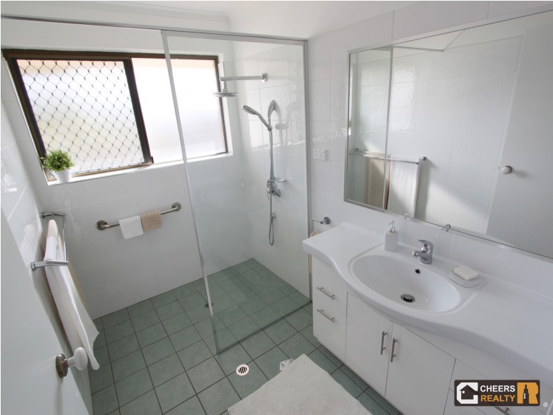 6 Banika Street, Mansfield QLD 4122