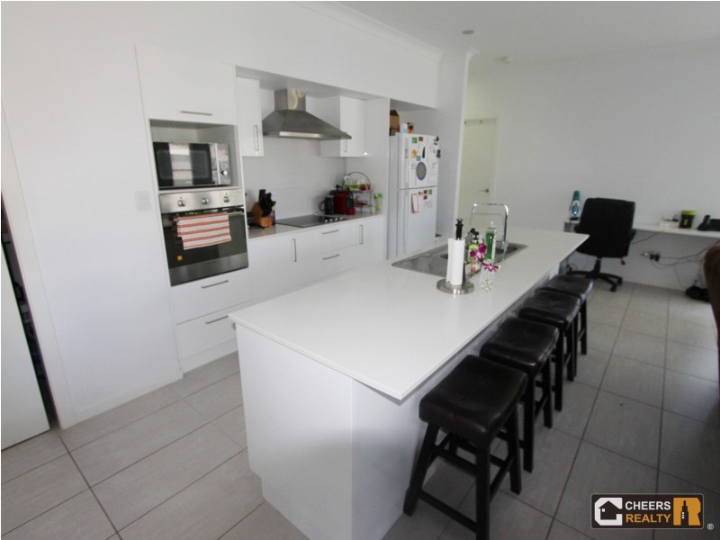 2 Cradle Drive, New Auckland QLD 4680
