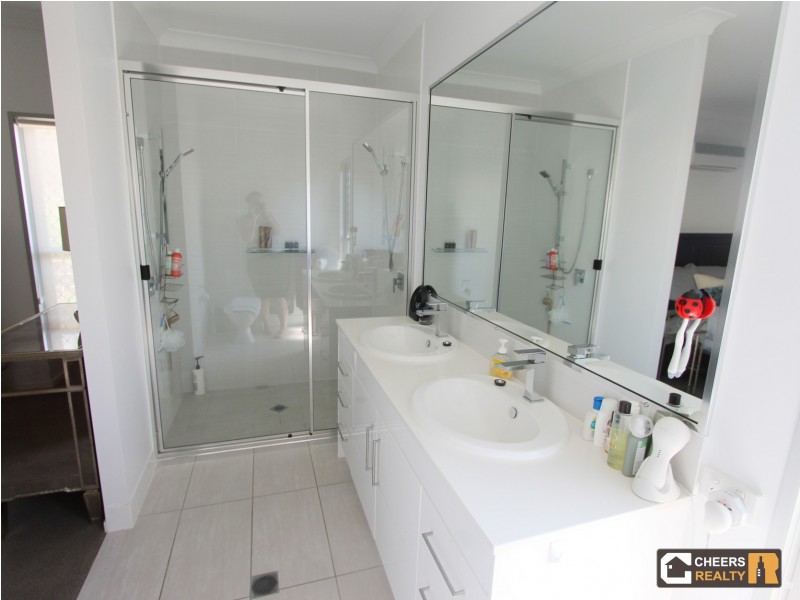 2 Cradle Drive, New Auckland QLD 4680