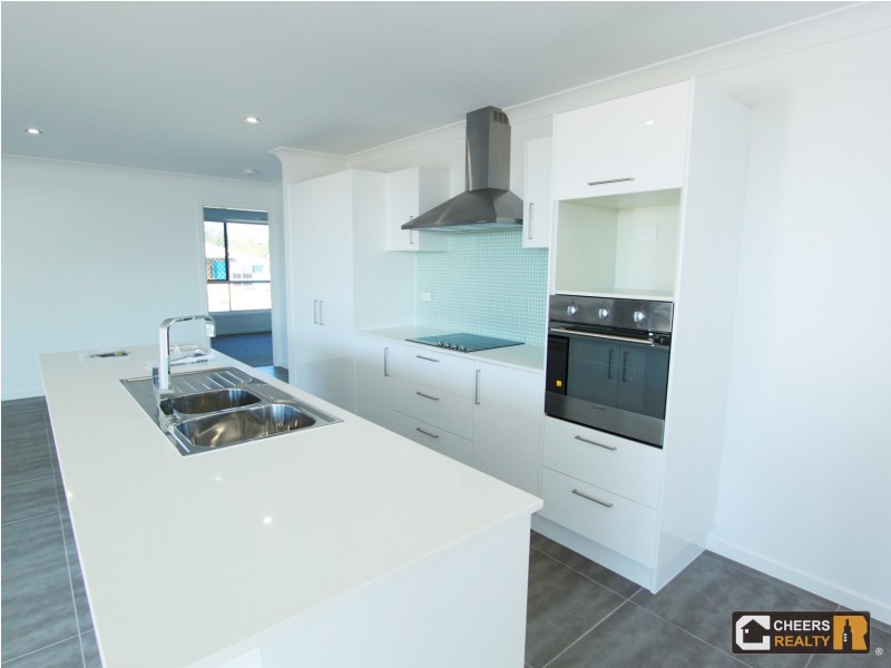 13 Namadgi Tce, New Auckland QLD 4680