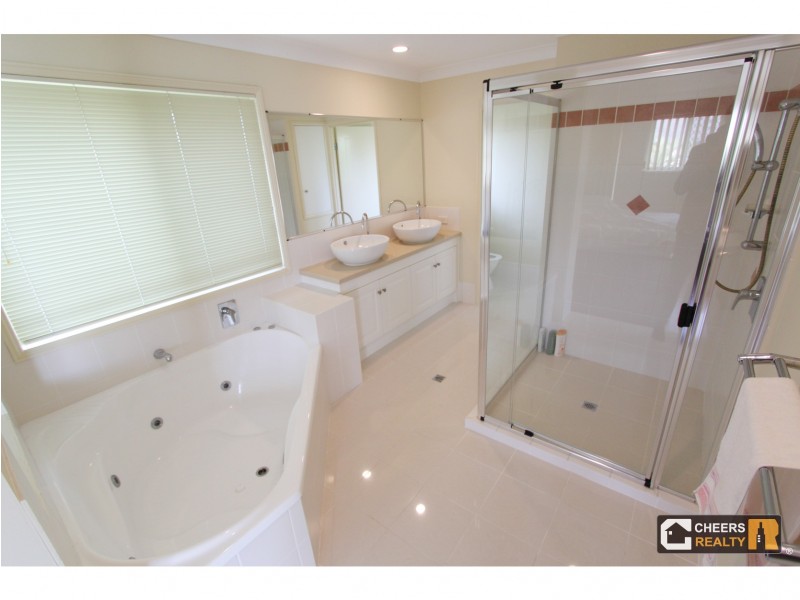 25 The Parkway, Stretton QLD 4116