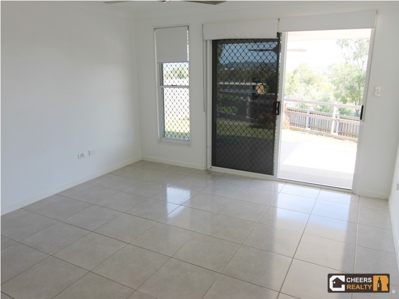 15 Stewart St, West Gladstone QLD 4680