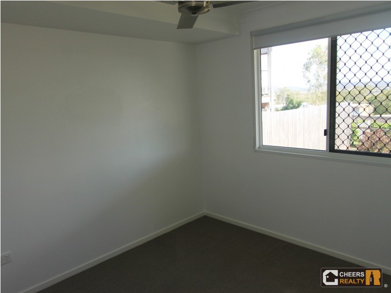 15 Stewart St, West Gladstone QLD 4680