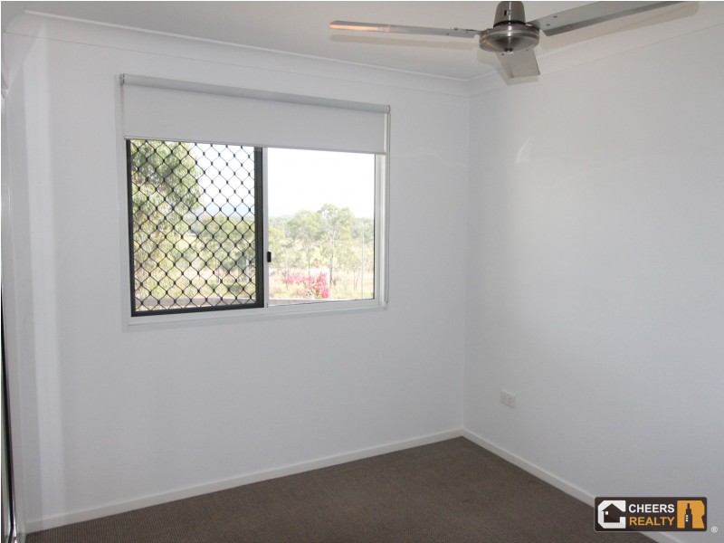 15 Stewart St, West Gladstone QLD 4680
