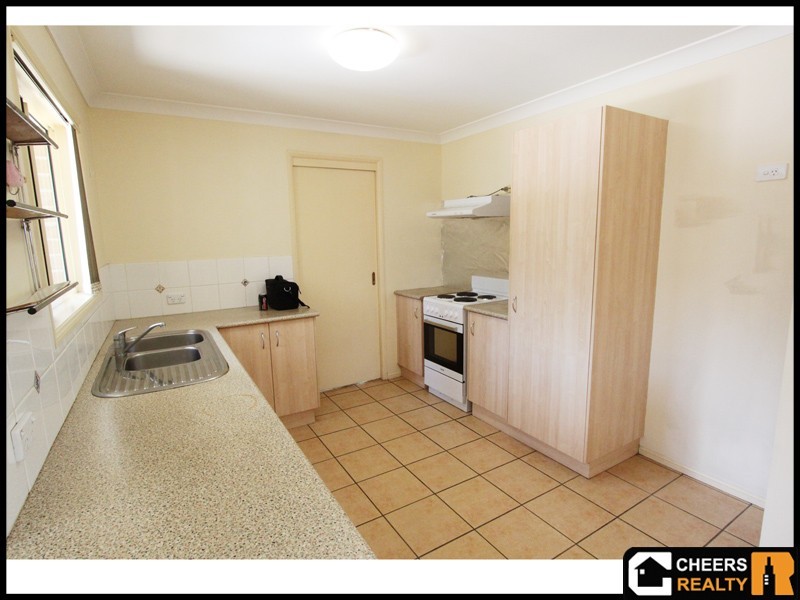 8 Holmes Ct, Goodna QLD 4300