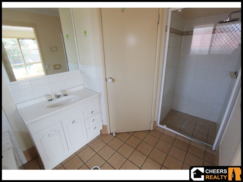 8 Holmes Ct, Goodna QLD 4300