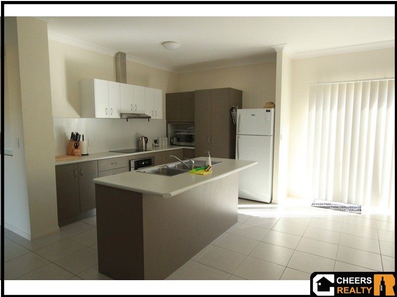 5 Glasshouse Place, New Auckland QLD 4680