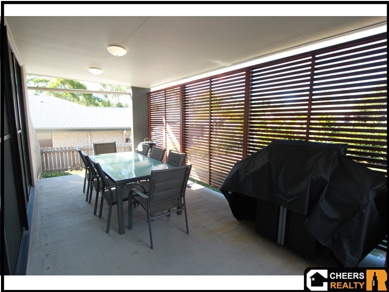 5 Glasshouse Place, New Auckland QLD 4680