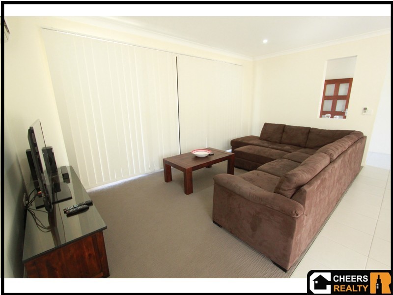 5 Glasshouse Place, New Auckland QLD 4680