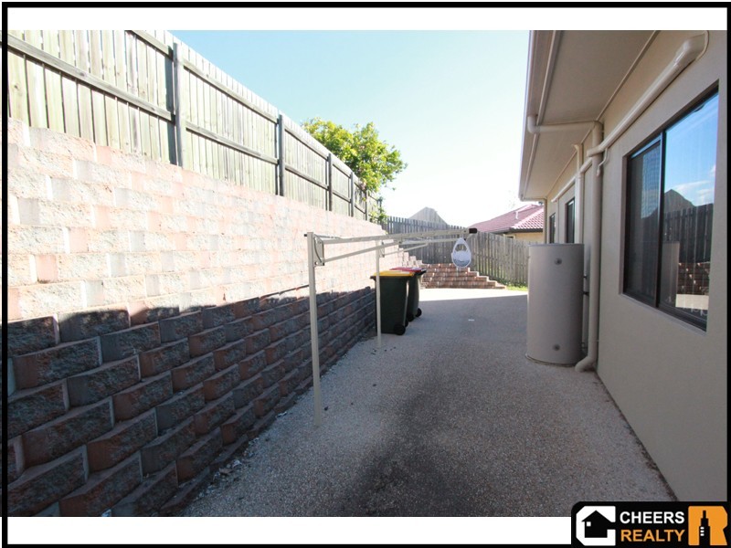 5 Glasshouse Place, New Auckland QLD 4680