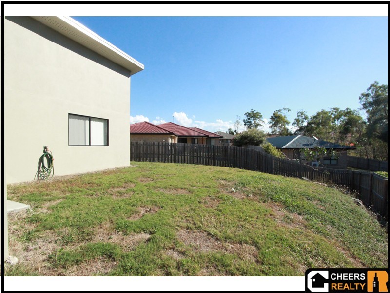 5 Glasshouse Place, New Auckland QLD 4680