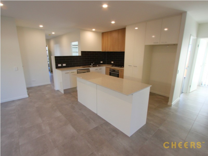 17 Kirrama St, Waterford QLD 4133