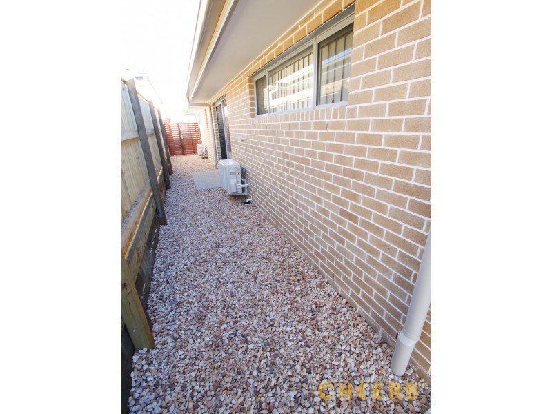 17 Kirrama St, Waterford QLD 4133