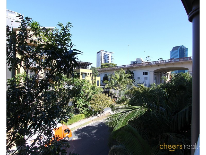 50/85 Deakin Street, Kangaroo Point QLD 4169