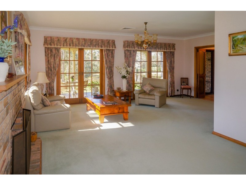 64 Carr Road, Bringelly NSW 2556