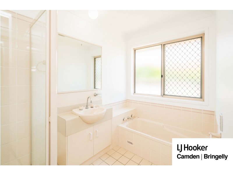 11 Craven Place, Mount Annan NSW 2567