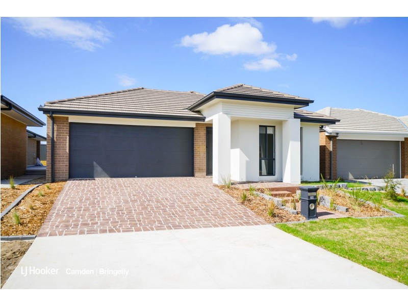 10 Goodluck Circuit, Cobbitty NSW 2570