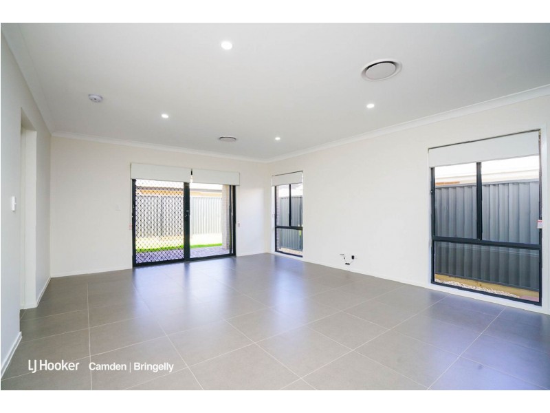 10 Goodluck Circuit, Cobbitty NSW 2570